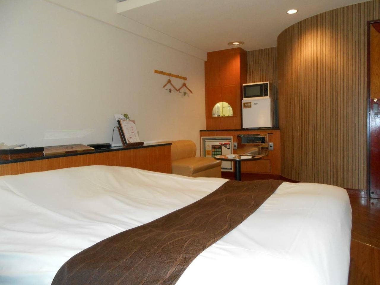 Hotel Lumiere Gotenba (Adults Only) מראה חיצוני תמונה